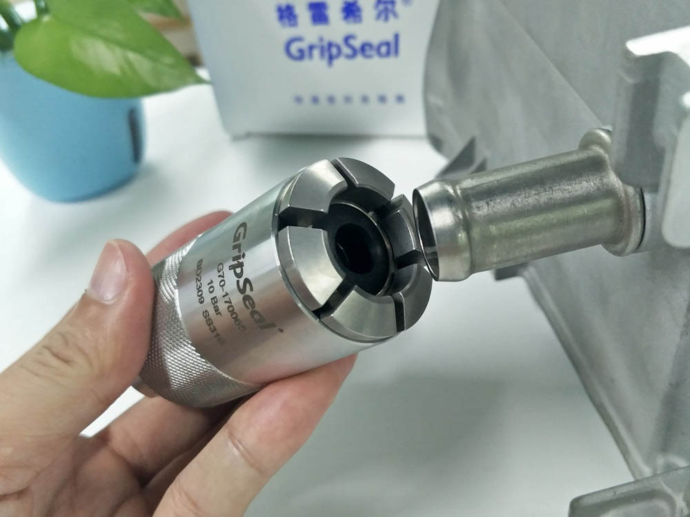 电机控制器快速密封接头